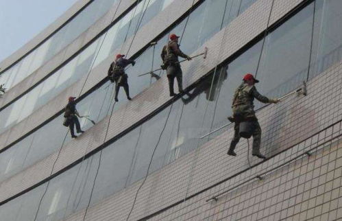 专业铝塑板外墙清洁指南 恢复建筑物美观与防护的全面方案